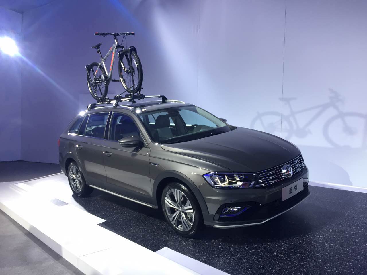 一汽-大眾跨界旅行車蔚領(lǐng)上市 售價12.59萬起 
