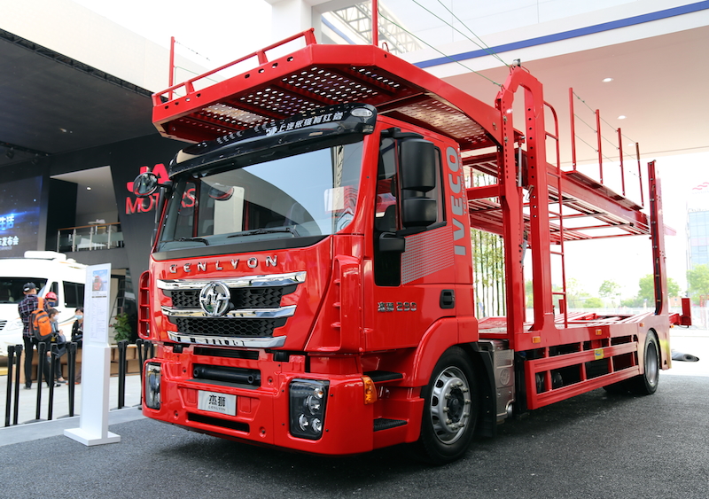 紅巖杰獅中置軸轎運車獲“第一推薦轎運車”