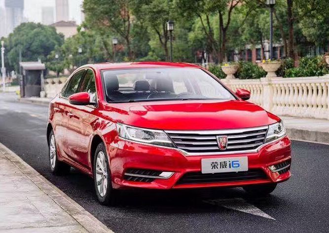 寬適豪華互聯(lián)網(wǎng)轎車榮威i6上市 8.98萬元起售