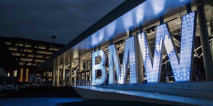 速度、藝術(shù)與咖啡，盡在BMW粉絲上海新?lián)c