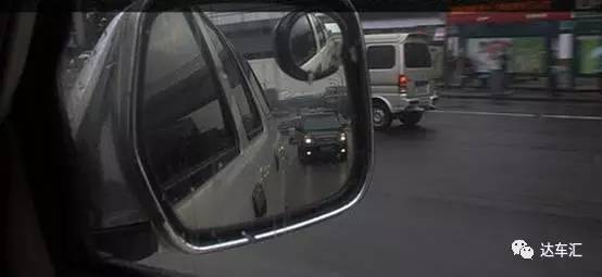 雨季來臨，雨中行車一定要注意這些救命的技巧