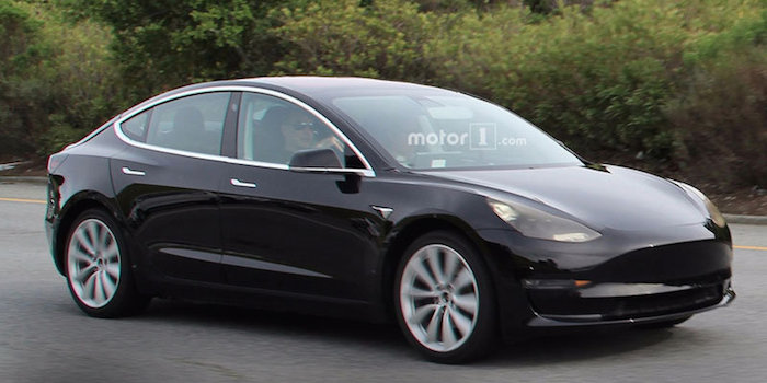 曝特斯拉Model 3用戶界面渲染圖 售價24萬起