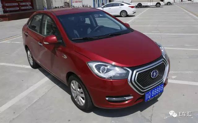 又想占號又想家用，電動汽車怎么選？