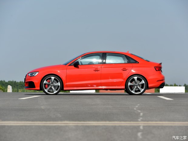Audi Sport 奧迪RS 3 2017款 RS 3 2.5T Limousine