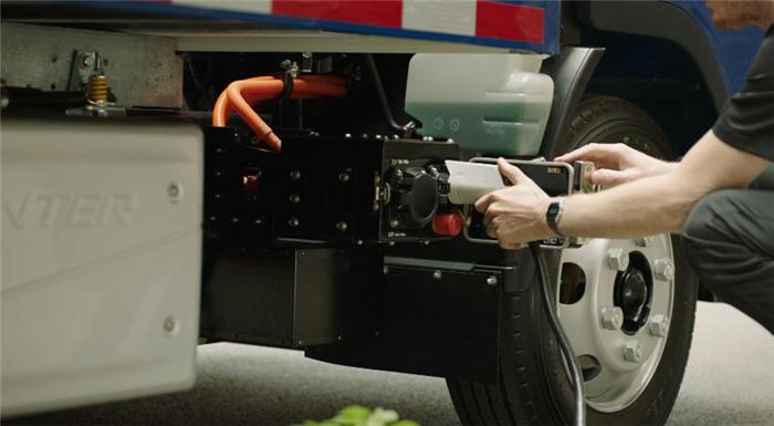 電動汽車，黑科技，新車，前瞻技術(shù)，戴姆勒卡車投資StoreDot,StoreDot快充技術(shù),戴姆勒卡車StoreDot改進電池快充技術(shù)