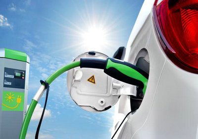 專家：新能源汽車急需完善制度 加大投資