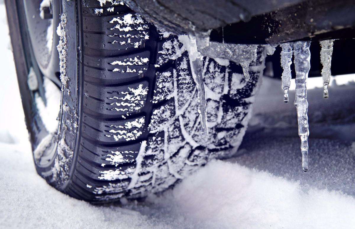“雪地靴”到底哪家強(qiáng) 北歐實(shí)測(cè)5款冬季輪胎