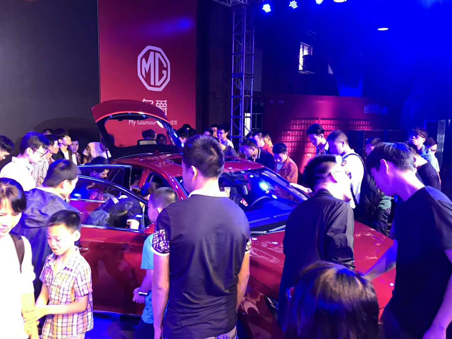 6秒破百的全新名爵6上市首周末訂單超2000