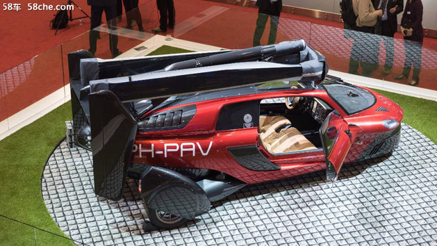 2018年日內(nèi)瓦車展 Pal-V飛行汽車亮相
