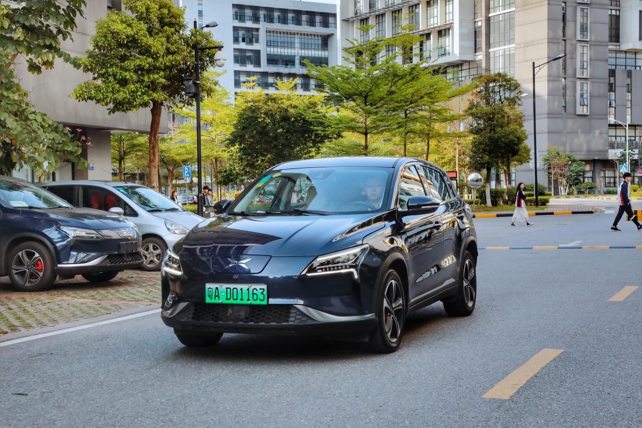 小鵬汽車摘得造車新勢力 首張新能源汽車專用號牌