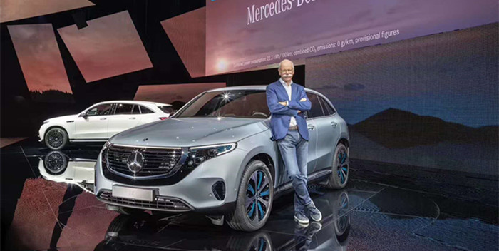 續(xù)航超450公里 奔馳純電動(dòng)SUV EQC全球首發(fā)