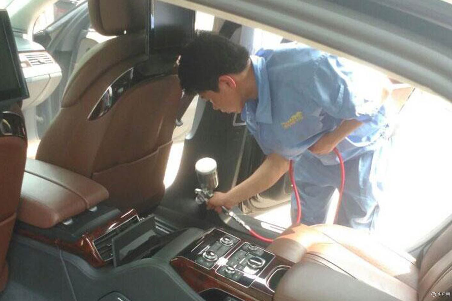 夏季車內有異味怎么辦 9種方法幫您祛異味