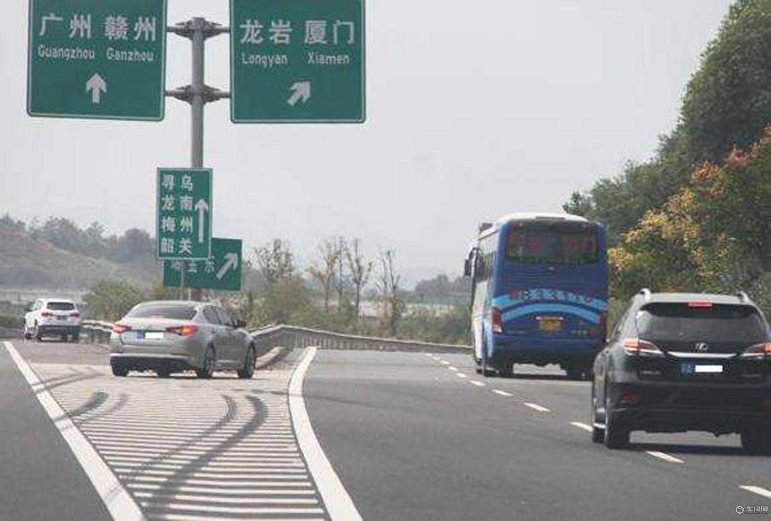 高速開車有秘籍 這幾種壞習(xí)慣可能害了你