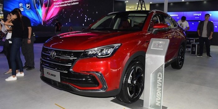 轎跑式車身設(shè)計(jì) 長(zhǎng)安CS85在廣州車展首發(fā)