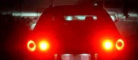 交警提示 雙閃新規(guī)已正式實(shí)行 再這樣一律扣3分