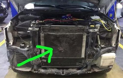 車上最重要的燈 一旦亮起 立馬停車