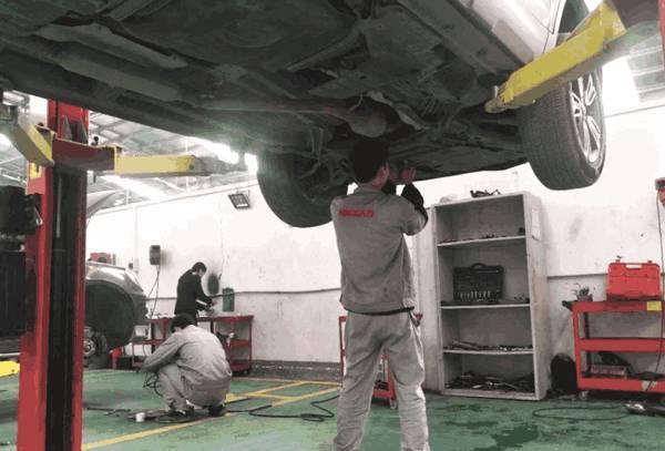 四種最傷底盤的行為 過(guò)減速帶不算最毀車