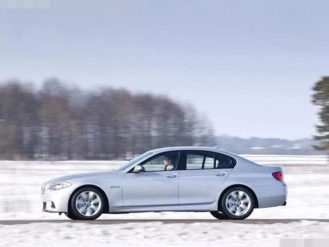 前驅(qū)車和后驅(qū)車差多少？雨雪天見(jiàn)分曉
