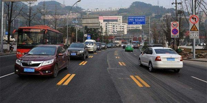 遇上這種車道別亂開(kāi) 開(kāi)錯(cuò)兩次重考駕照
