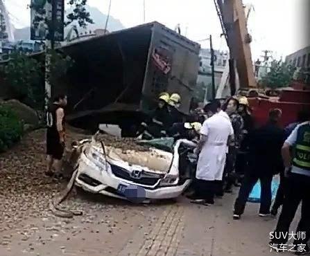 高速上駕車的四大禁忌 別輕易去嘗試