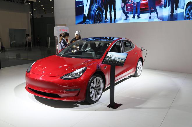 預(yù)計(jì)3月開(kāi)始交付 Model 3亮相?？谛履茉窜囌? /></a>						<a href=