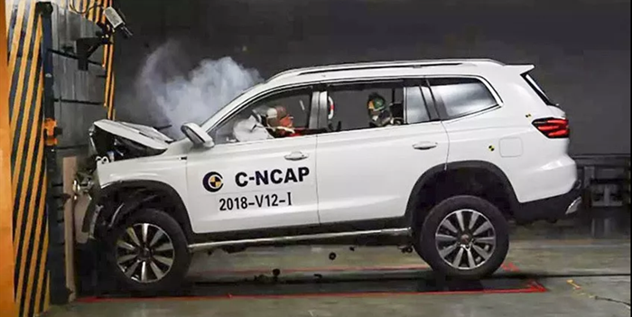 還在用“體格”判斷安全性？RX8用數(shù)據(jù)證明實(shí)力
