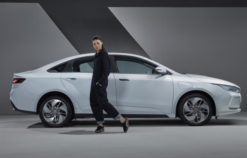 對標(biāo)Model3 吉利純電動(dòng)轎車GE11官圖曝光
