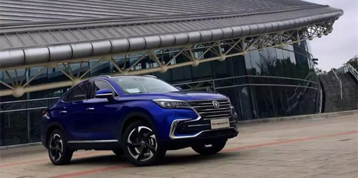 試駕長安CS85 用浪漫形容的一臺轎跑SUV