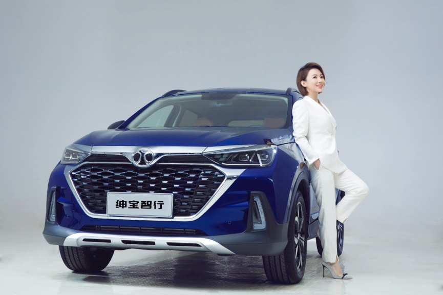 女神駕到 “九球天后”潘曉婷挑戰(zhàn)最貴停車位