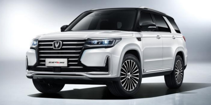 國(guó)產(chǎn)旗艦SUV“大攬勝”官圖發(fā)布 二季度將上市