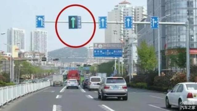 鋸齒車道應(yīng)該怎么走 交警說完后發(fā)現(xiàn)非常簡單