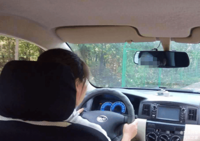 如何判斷開(kāi)車穩(wěn)不穩(wěn) 看駕齡沒(méi)用 看這3點(diǎn)才行