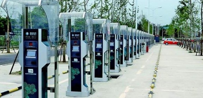 汽車市場(chǎng)遇冷 發(fā)展新能源汽車成為突圍關(guān)鍵