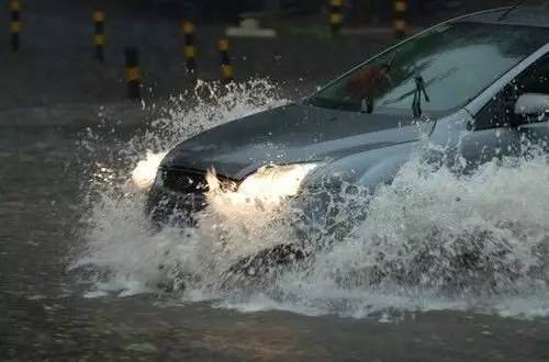 高速公路上開車最重要的這幾點你都知道嗎？