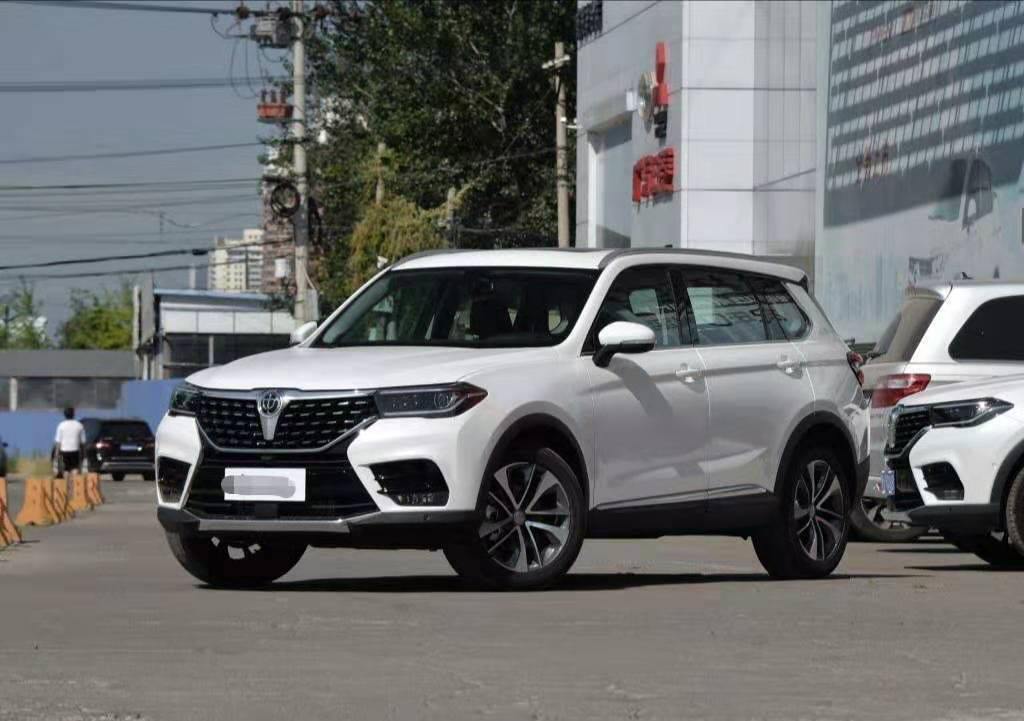 華晨中華V7 1.8T車型上市 售價13.59萬起