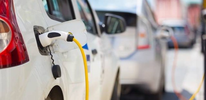 燃油車岌岌可危 英國計劃加快實現新車電動化