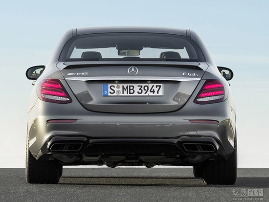 破百僅3.4秒 全新梅賽德斯-AMG E63官圖