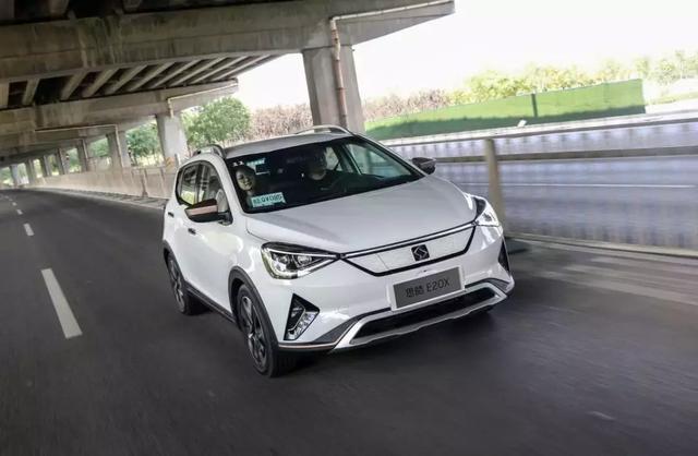 續(xù)航402公里 思皓E20X上市售價12.8萬起