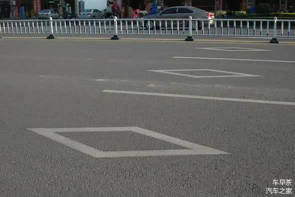 這四個(gè)吃錢路標(biāo) 大家開車時(shí)候要小心了