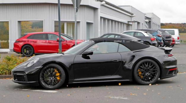 超過650馬力 新911 Turbo敞篷版諜照
