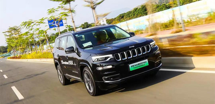 試駕指揮官PHEV 插電后的Jeep是很省油的
