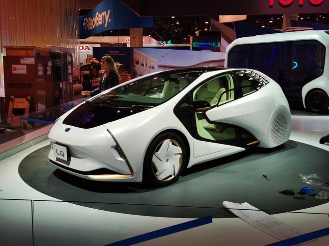 2020CES：續(xù)航約300km 豐田L(fēng)Q概念車(chē)亮相