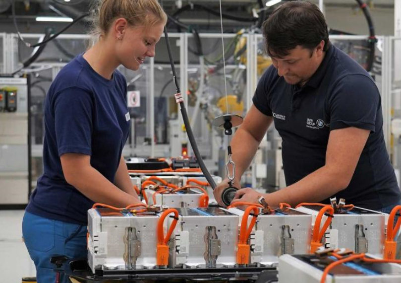 寶馬擴大電驅(qū)動系統(tǒng)及動力電池生產(chǎn)規(guī)模 