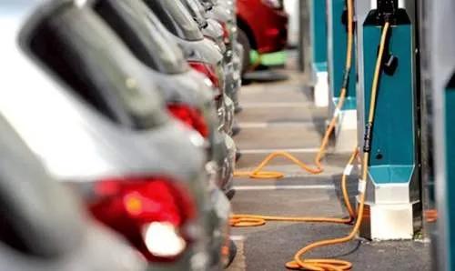 北京新能源指標開閘發(fā)水 車企開啟用戶爭奪戰(zhàn)