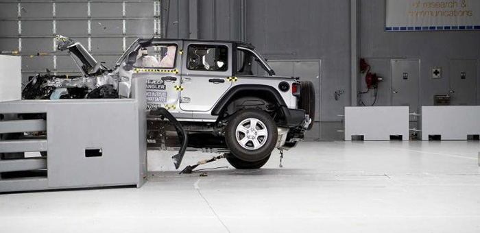 IIHS新成績(jī)：海外版Jeep牧馬人碰撞翻車