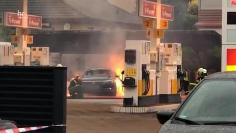 電動(dòng)車(chē)等于移動(dòng)的炸彈？不可不知的電池危機(jī)