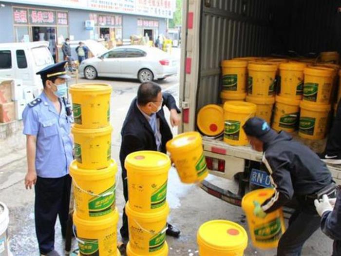汽配造假屢禁不止 假冒大牌防凍液被查