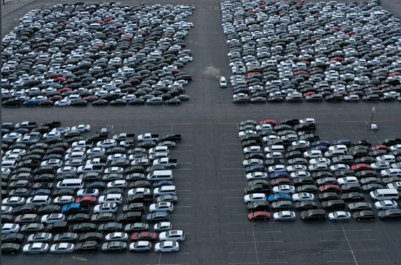 美國5月車市現(xiàn)復蘇跡象 銷量跌幅收窄至30%