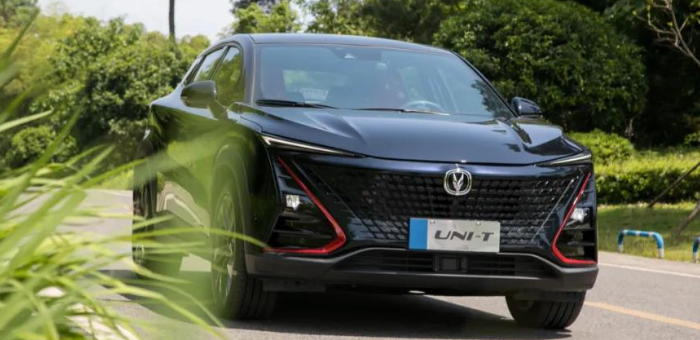 汽車界的國貨之光 吉利ICON還是長安UNI-T？