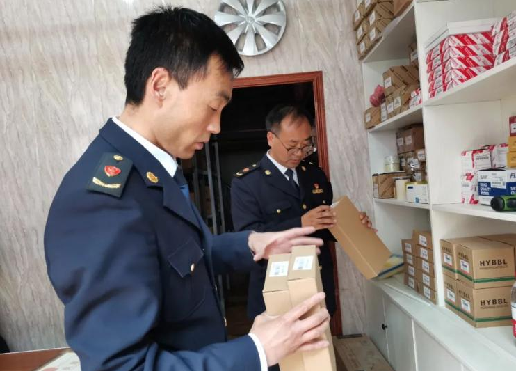 涉及多個品牌 上千套假冒汽車配件被查